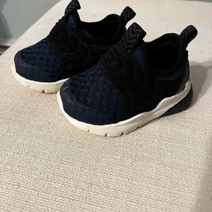 Athletic works sneakers. Size 3.